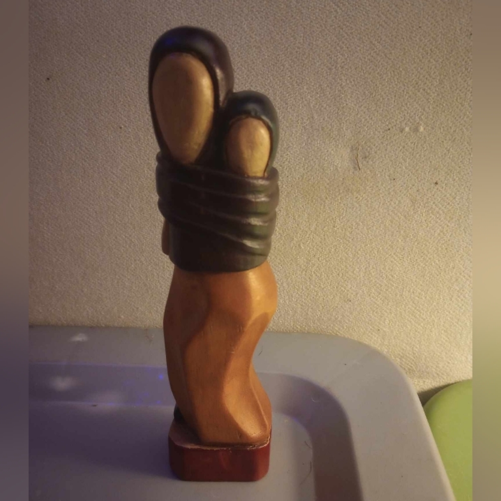 Equidorian Hand Carving